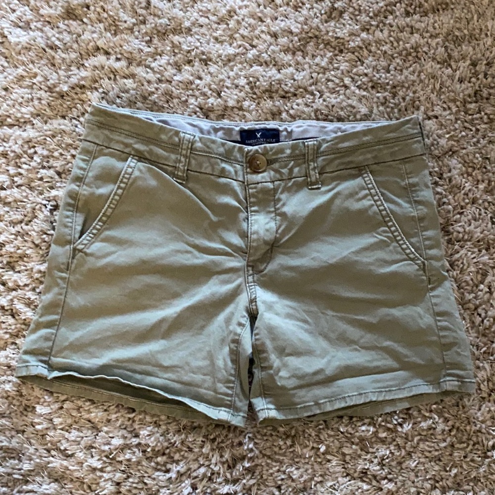 American Eagle size 4 green shorts